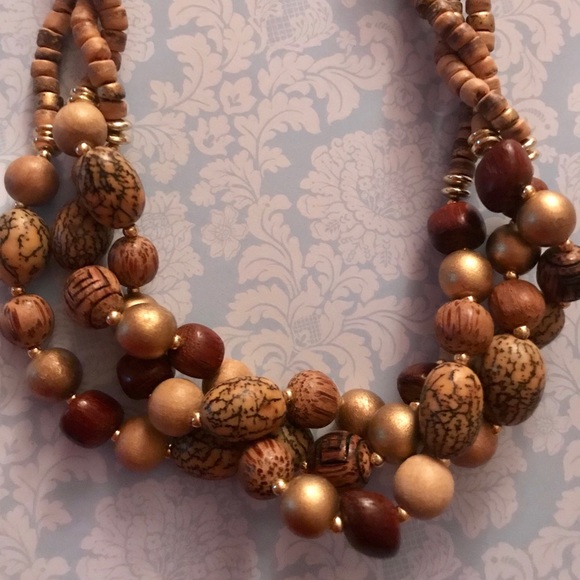 Wooden beaded necklace - Picture 2 of 2